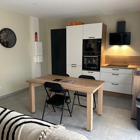 Maison T3 Dans Un Village Calme Saint-Mitre-les-Remparts Kültér fotó
