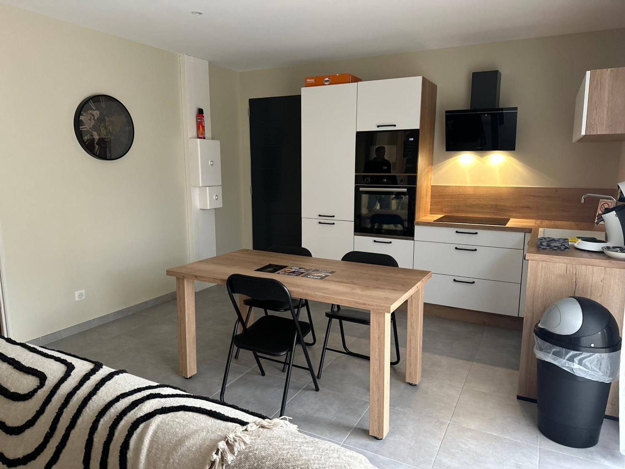 Maison T3 Dans Un Village Calme Saint-Mitre-les-Remparts Kültér fotó