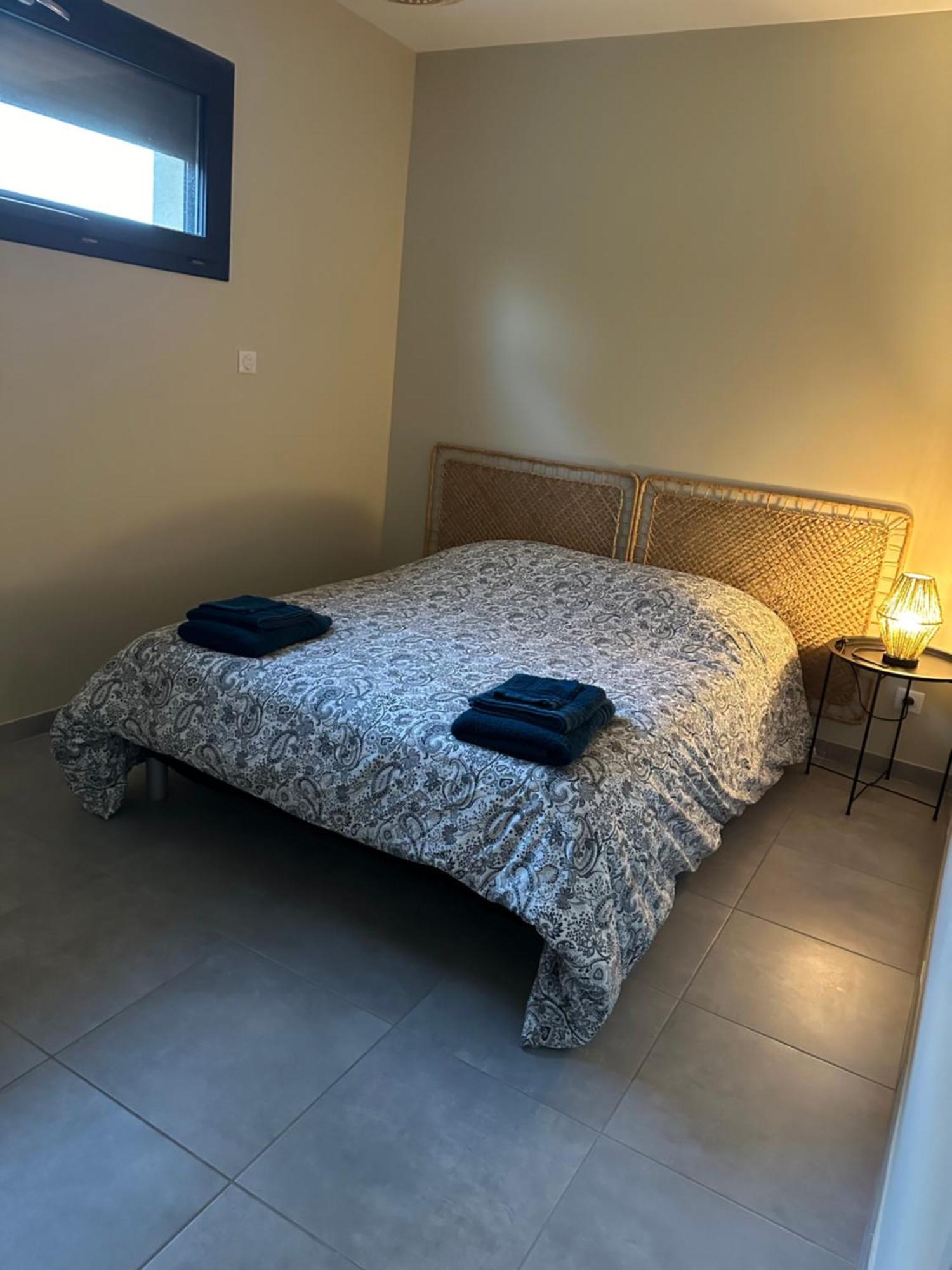 Maison T3 Dans Un Village Calme Saint-Mitre-les-Remparts Kültér fotó