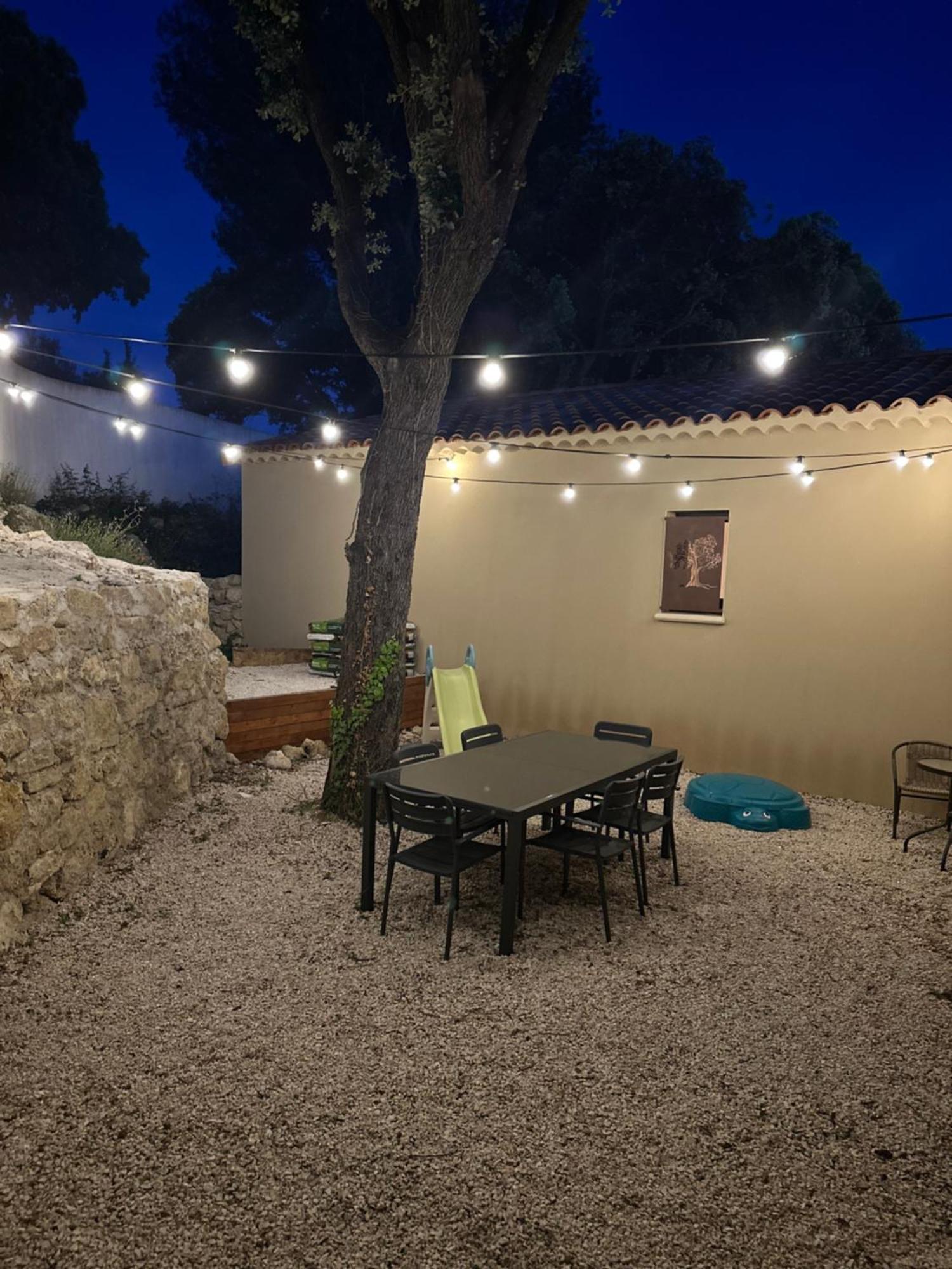 Maison T3 Dans Un Village Calme Saint-Mitre-les-Remparts Kültér fotó