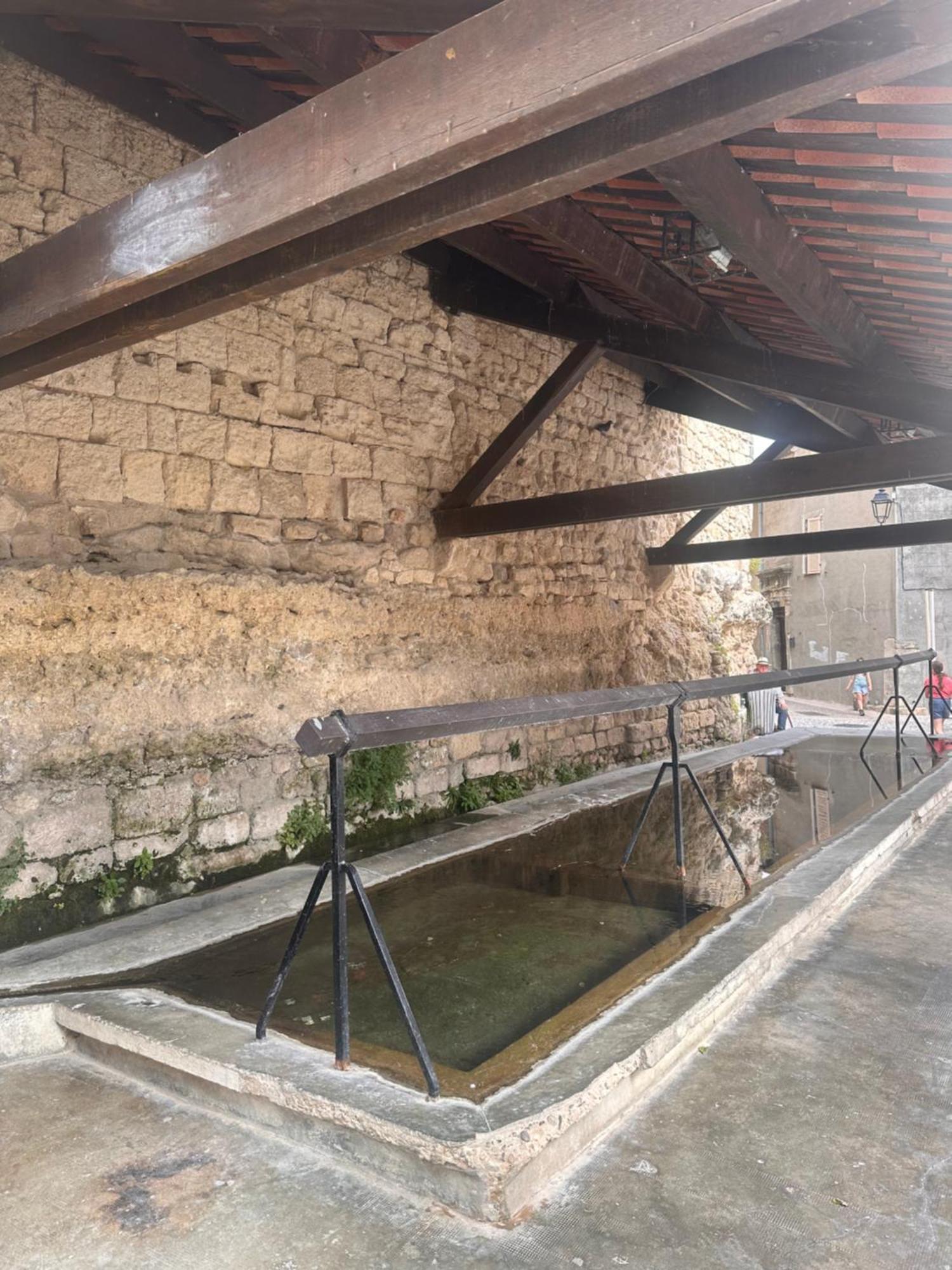Maison T3 Dans Un Village Calme Saint-Mitre-les-Remparts Kültér fotó