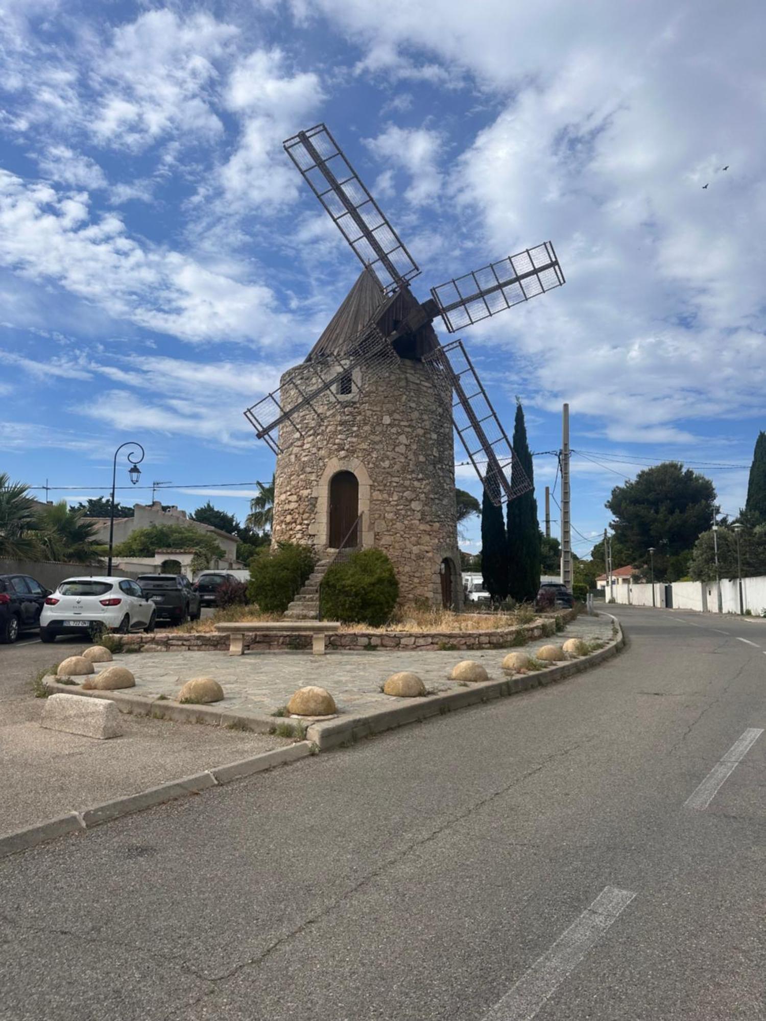 Maison T3 Dans Un Village Calme Saint-Mitre-les-Remparts Kültér fotó