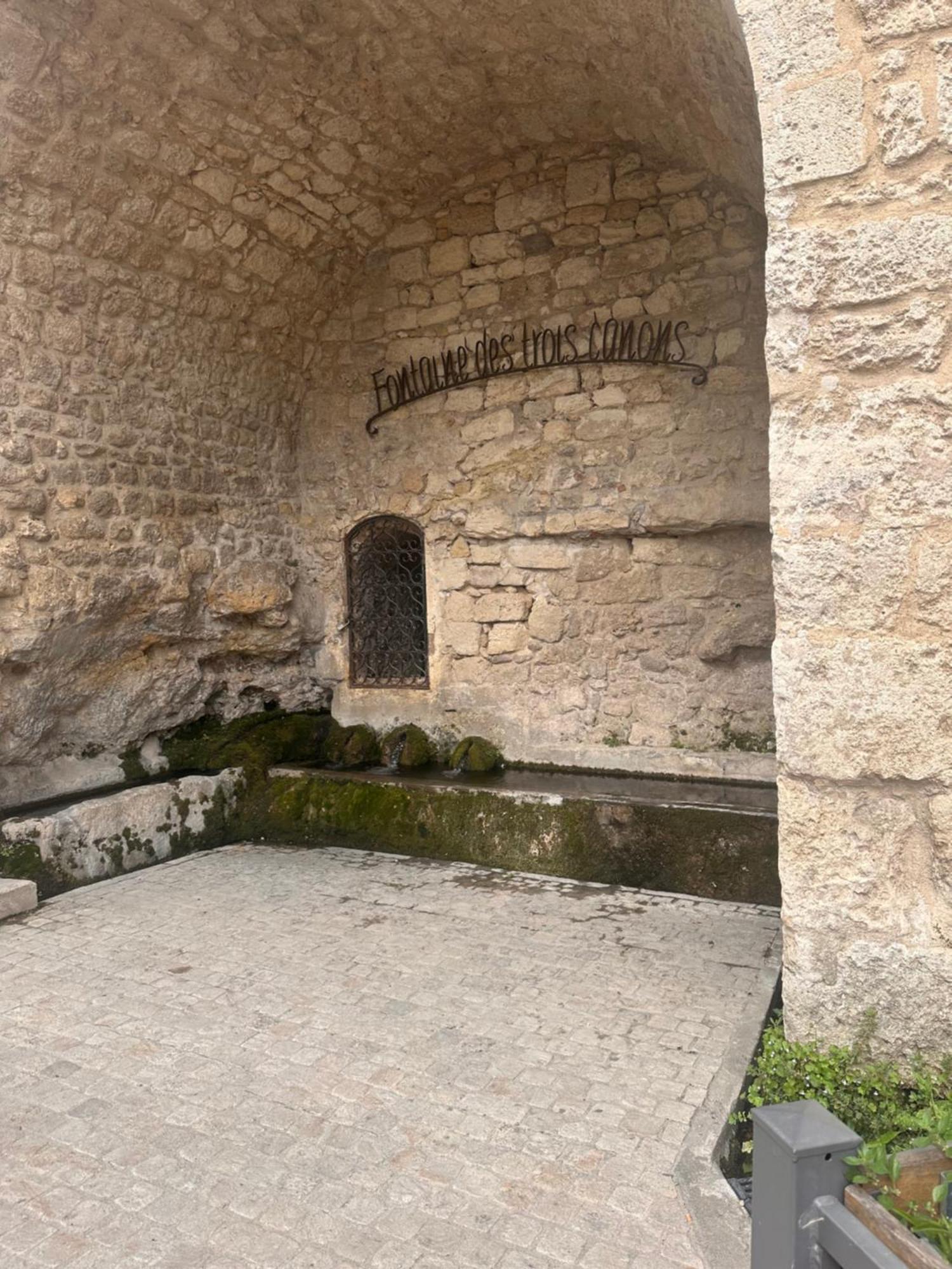 Maison T3 Dans Un Village Calme Saint-Mitre-les-Remparts Kültér fotó